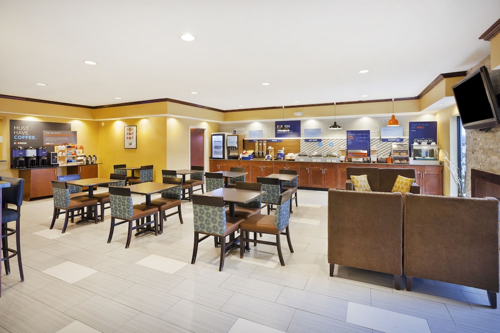 Holiday Inn Express Circleville by IHG - photo 18