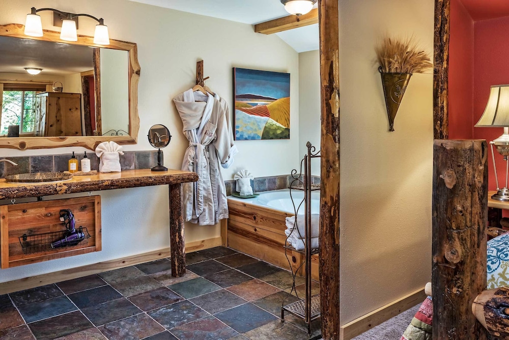 Carson Ridge Luxury Cabins - photo 34
