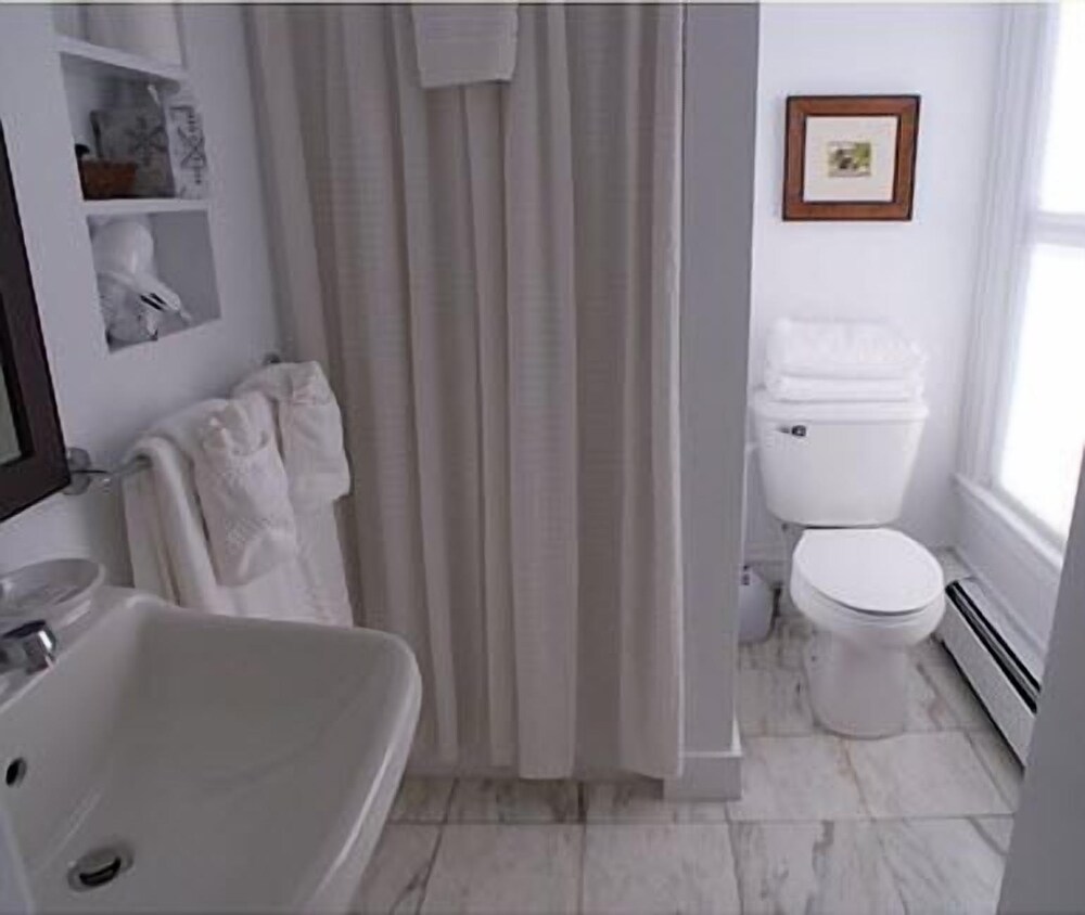 Ardmore Inn - photo 15