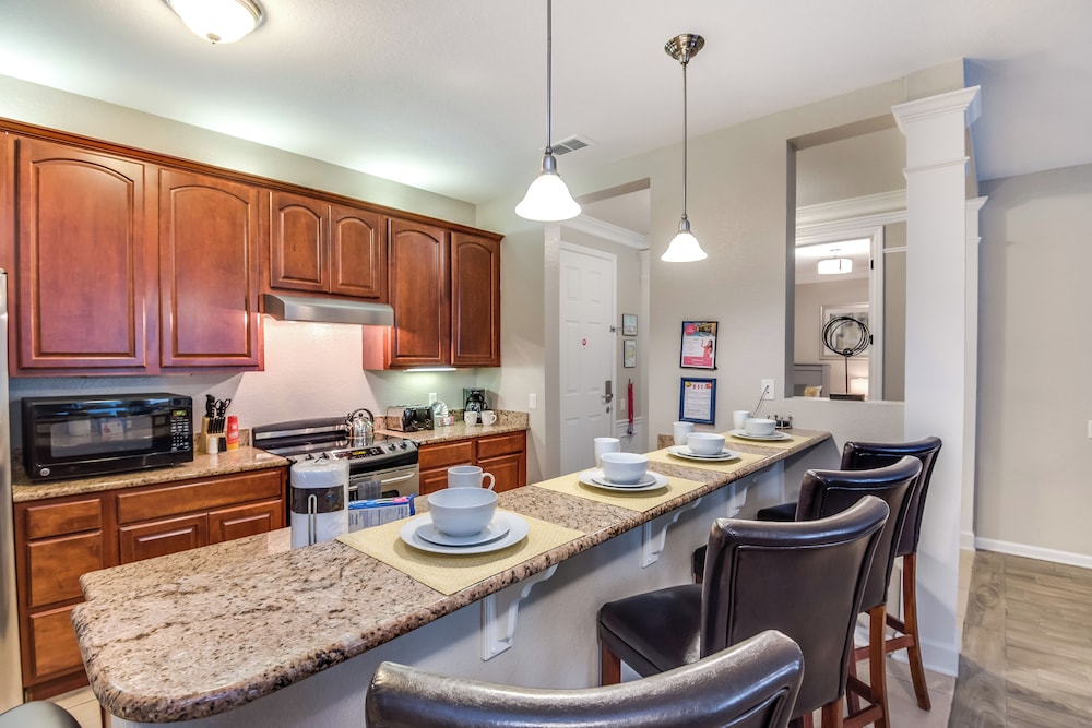 Sunny Days — 4-Star Luxury Hotel in Orlando, United States