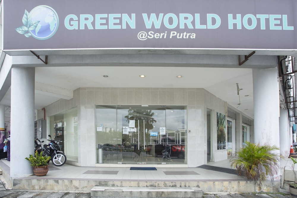 OYO 89966 Green World Hotel @ Seri Putra in Subang Jaya, Malaysia