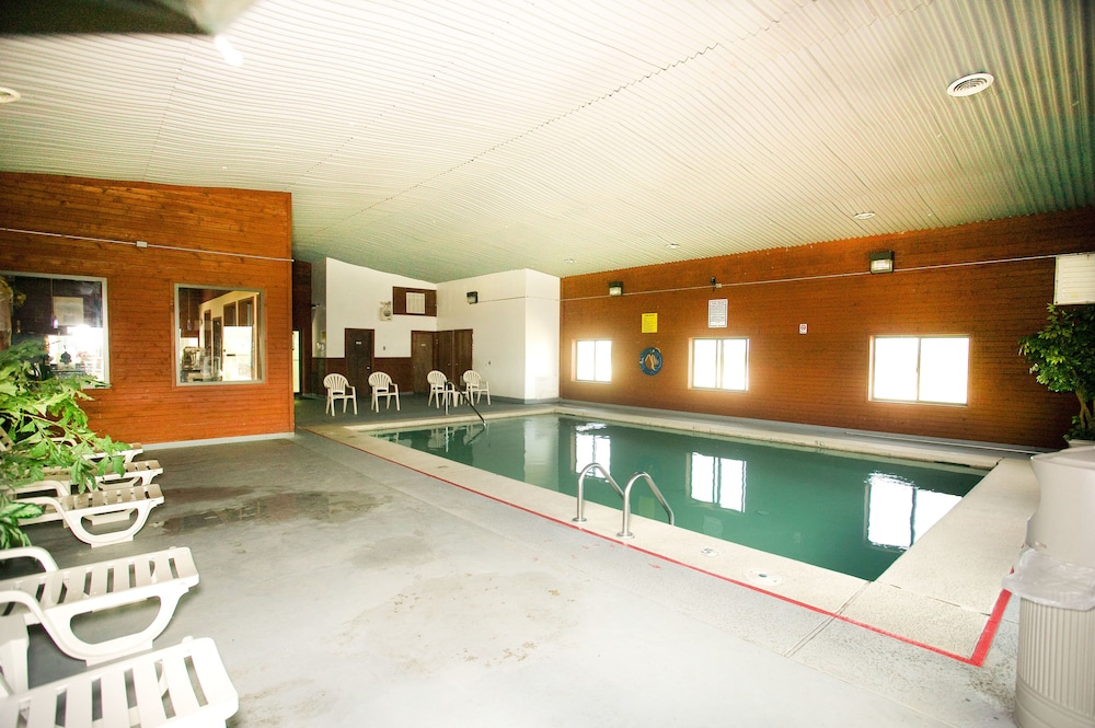 Super 8 by Wyndham Van Buren Ft. Smith Area - photo 25