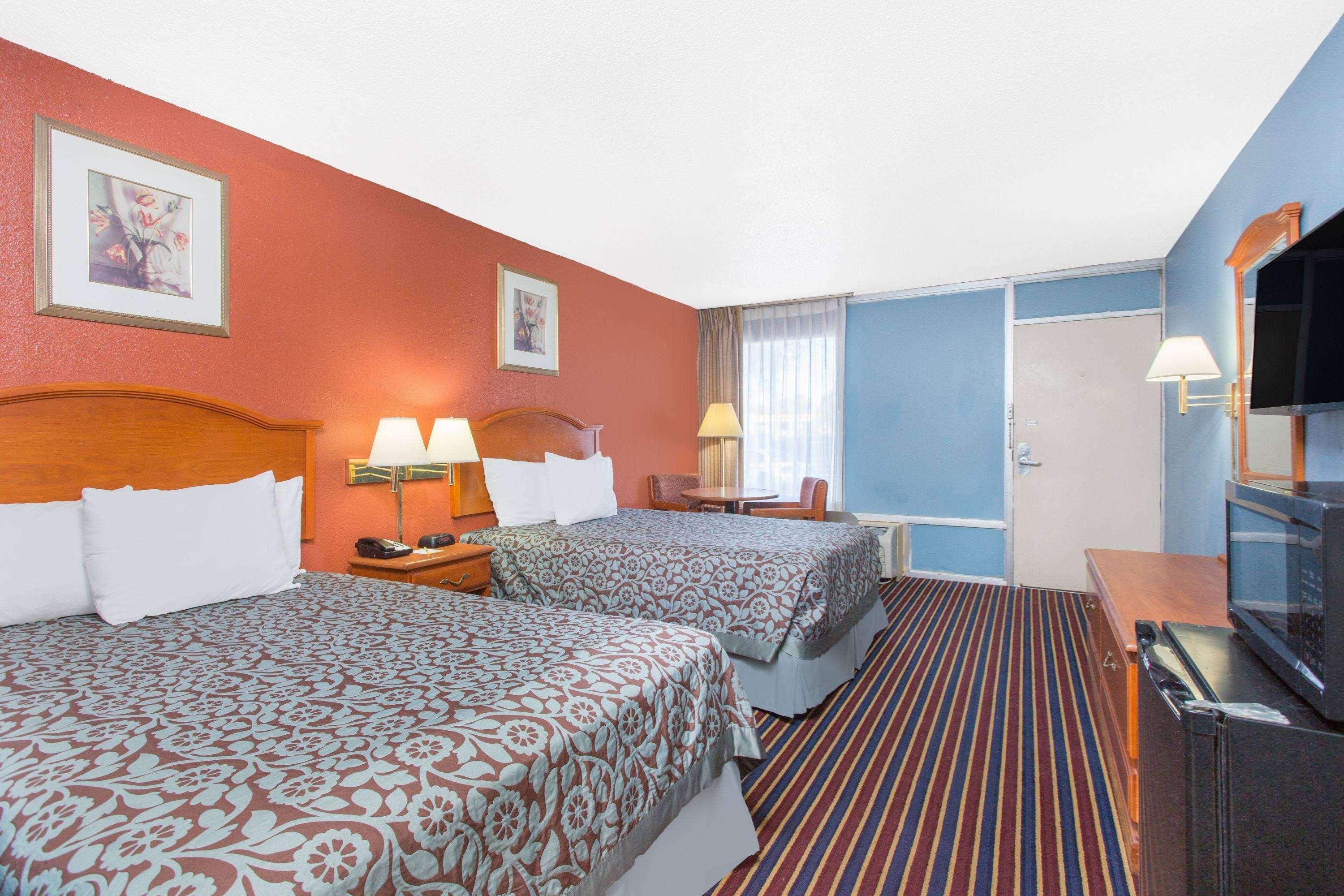 Days Inn by Wyndham Albany - photo 12