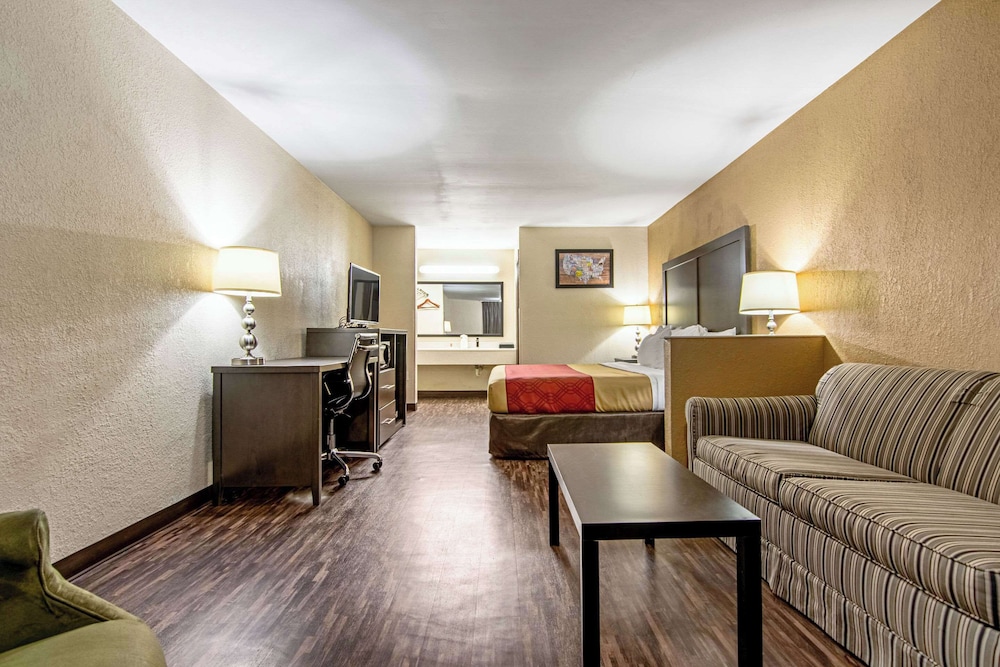 Econo Lodge Inn & Suites Matthews Charlotte - photo 19