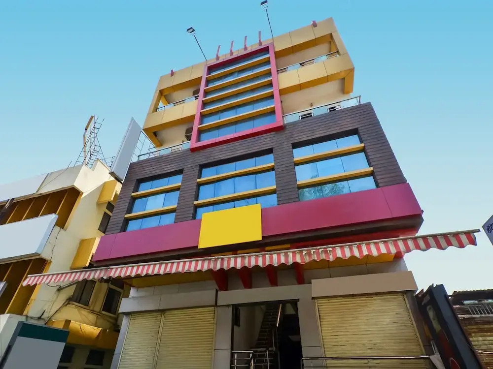 OYO 2453 Hotel Mangesh Plaza in Kolhapur, India