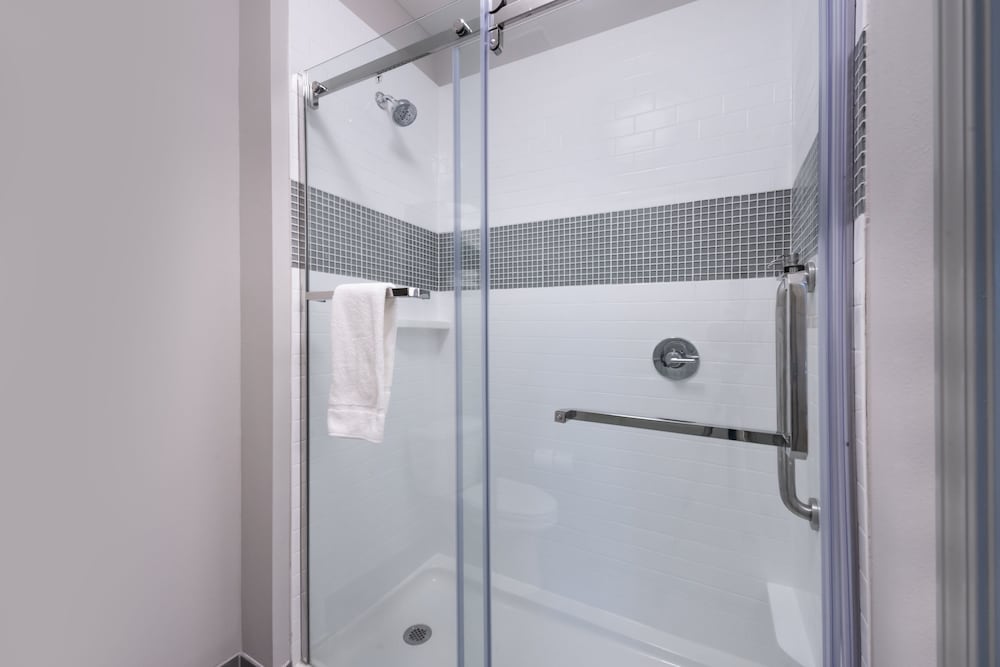 Staybridge Suites Lake Charles by IHG - photo 27