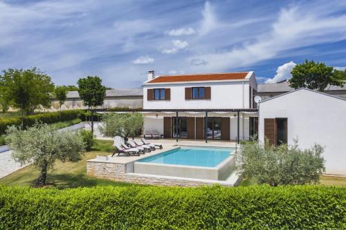 Villa Luna Rossa — 4-Star Luxury Hotel in Sveti Petar U Sumi, Croatia