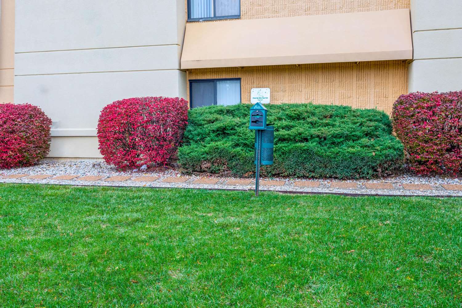 Norwood Inn & Suites Indianapolis East Post Drive - photo 33
