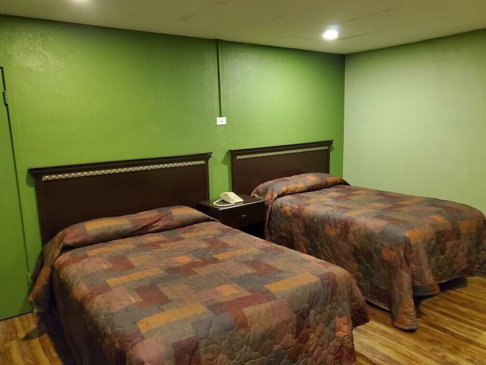 Trailway Motel - photo 15