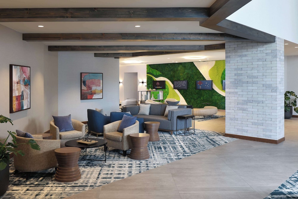 DoubleTree by Hilton Battle Creek - photo 9