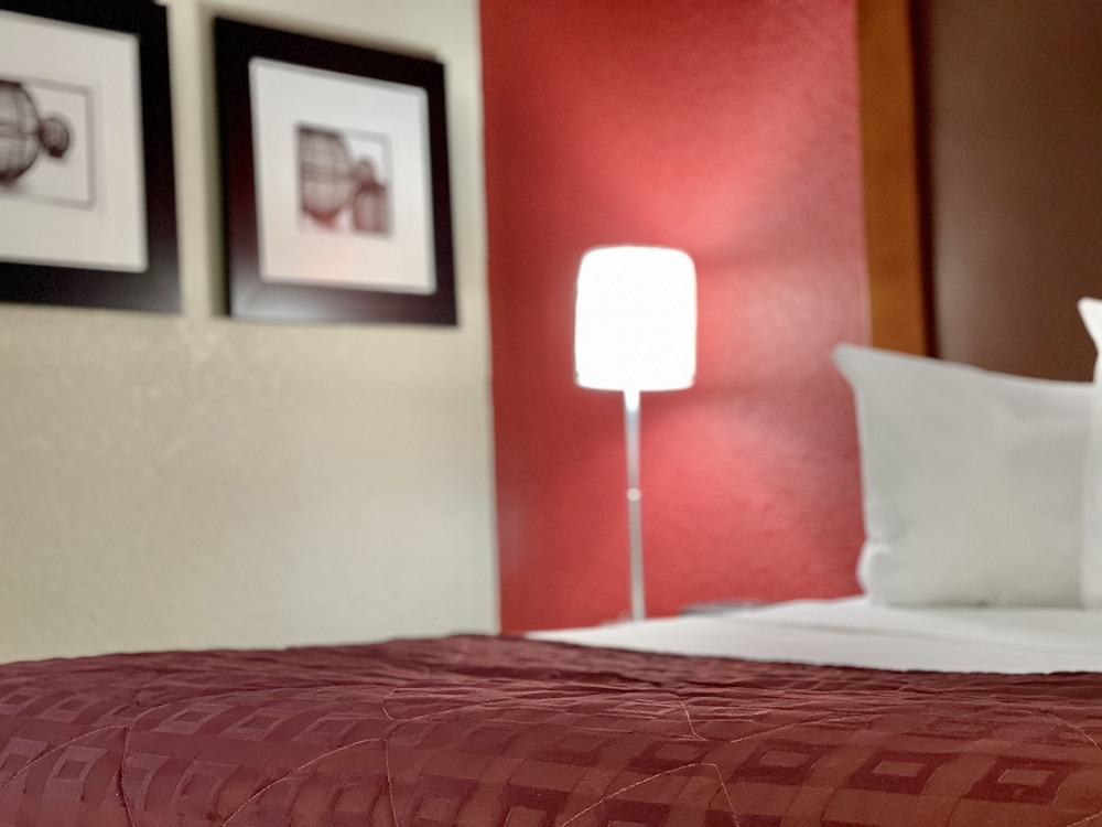 Baymont by Wyndham Fort Wayne Northwest - photo 7