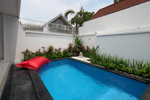 Casa Jinah 2 I Simply Modern Twin Villas in Bidadari — 4-Star Luxury Hotel in Seminyak, Indonesia