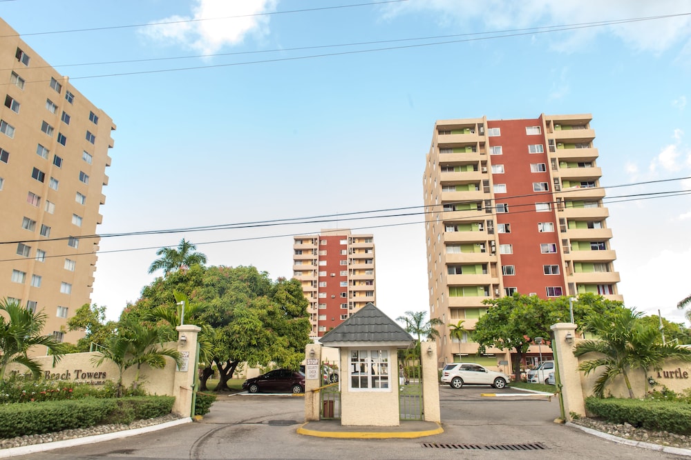 Deluxe Turtle Towers Apartments in Ocho Rios, Jamaica