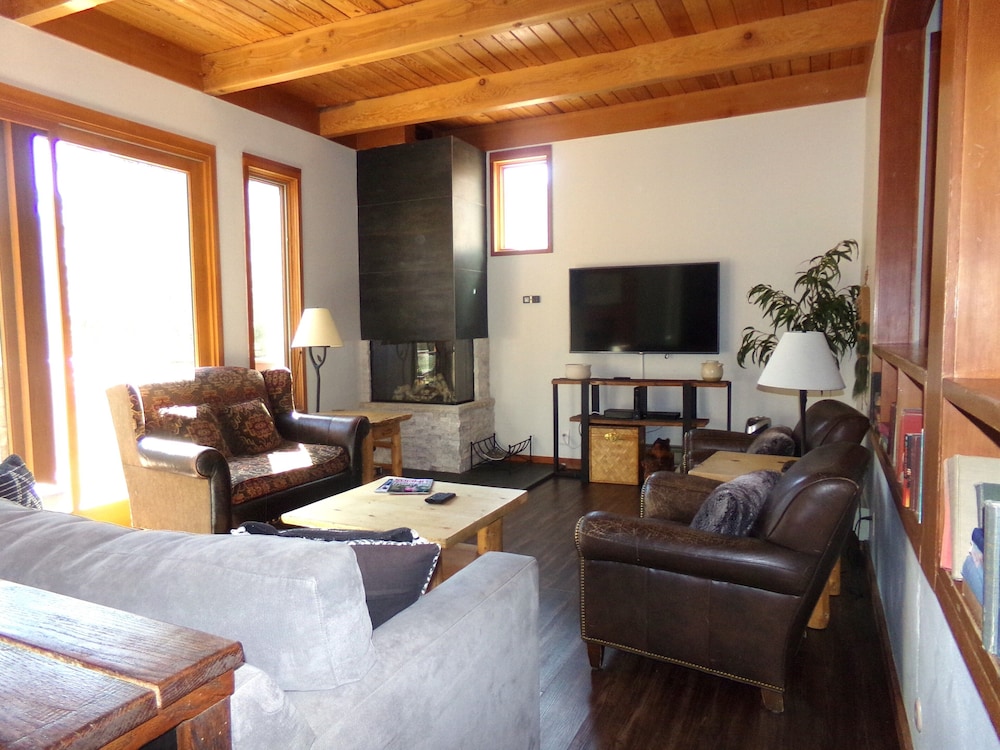 Tennis Townhome 2 Bed 2.5 Bath - photo 6