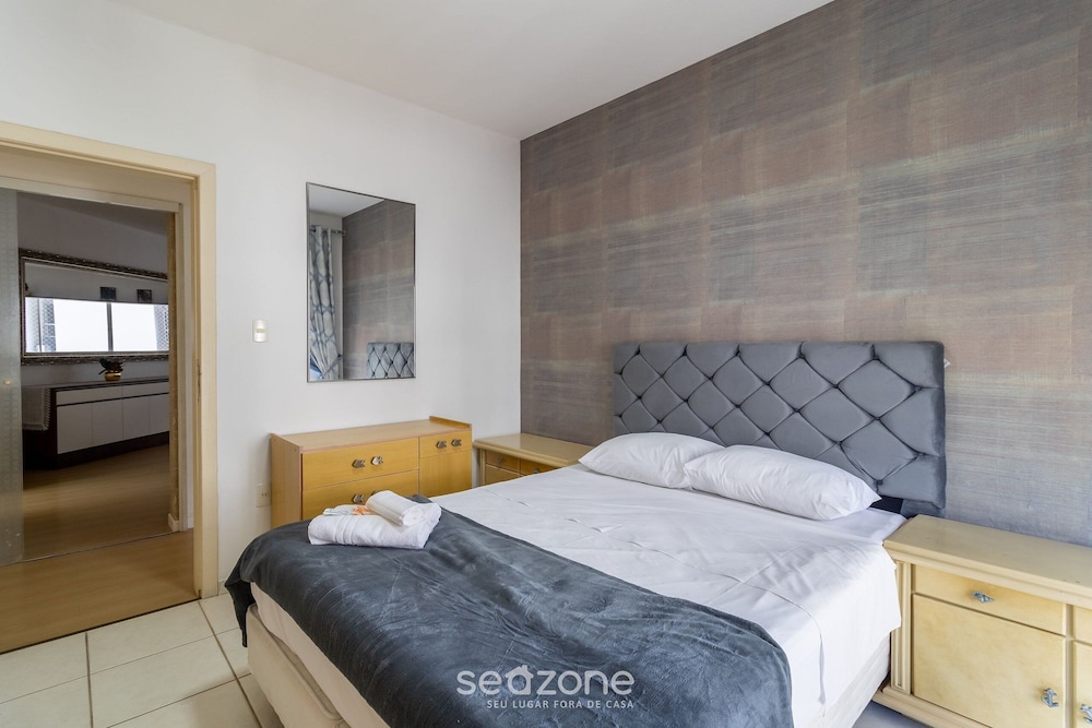 3 Bedroom Aprt w Suite 200m fr the Beach Ime1001