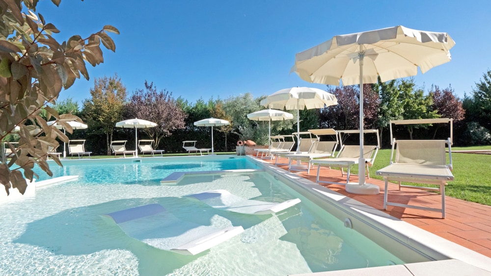 Tenuta La Rotta Rooms & Pool in Ravenna, Italy