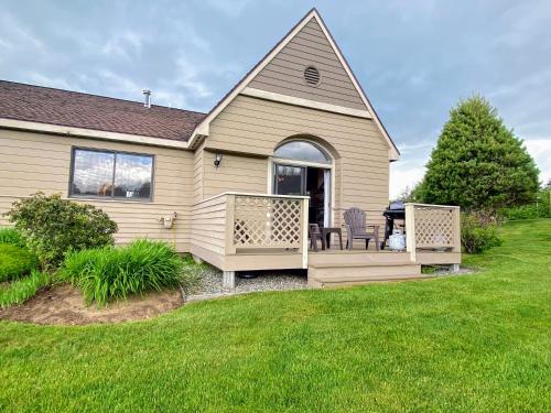 F4 Warm Fairway Village Townhome mountain views and large lawn So much to do - photo 61