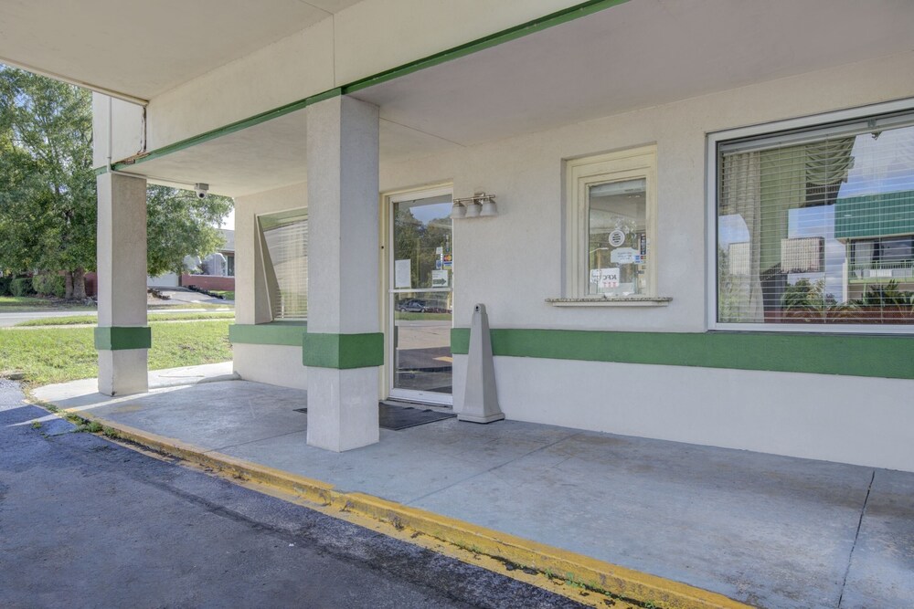 Oyo Hotel Douglas Ga Us 441 - photo 37