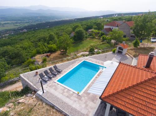 Villa Toni villa in Imotski private pool barbeque private parking — 4-Star Luxury Hotel in Imotski, Croatia