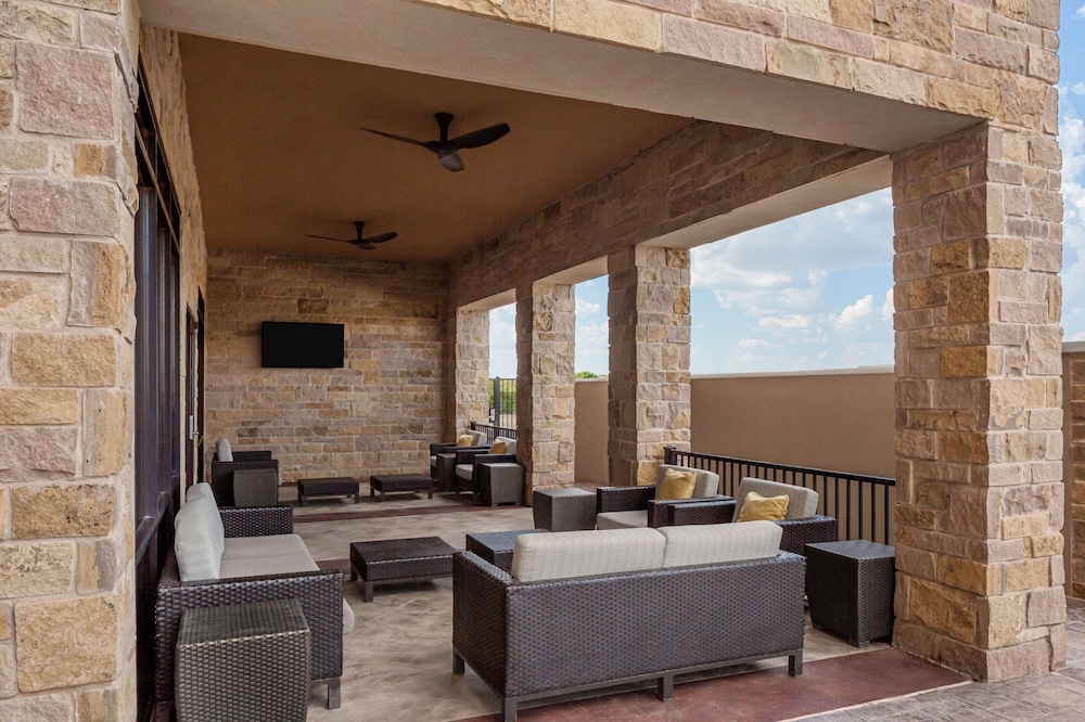 Courtyard San Angelo - photo 31
