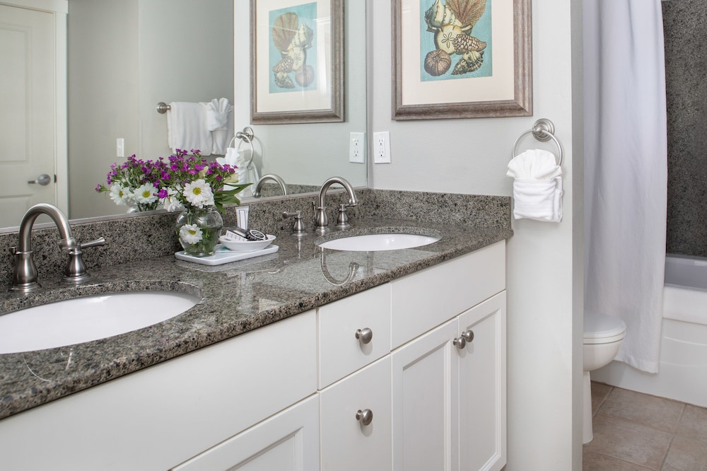 Rivertide Suites Hotel - photo 17