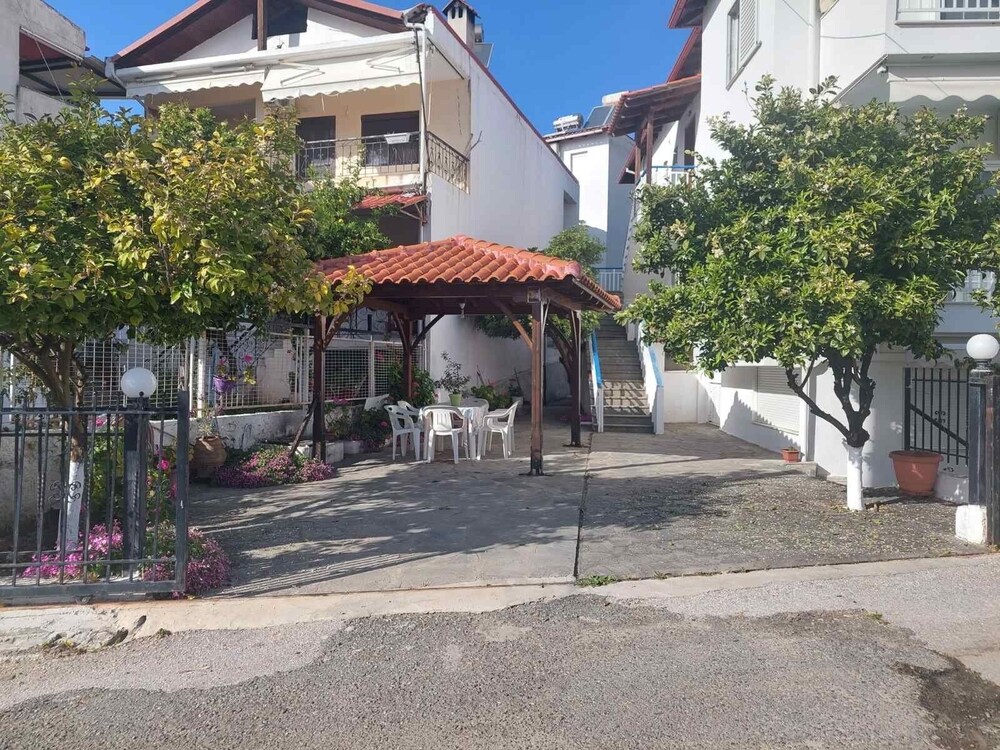 Mare Rooms in Agia Paraskevi, Greece