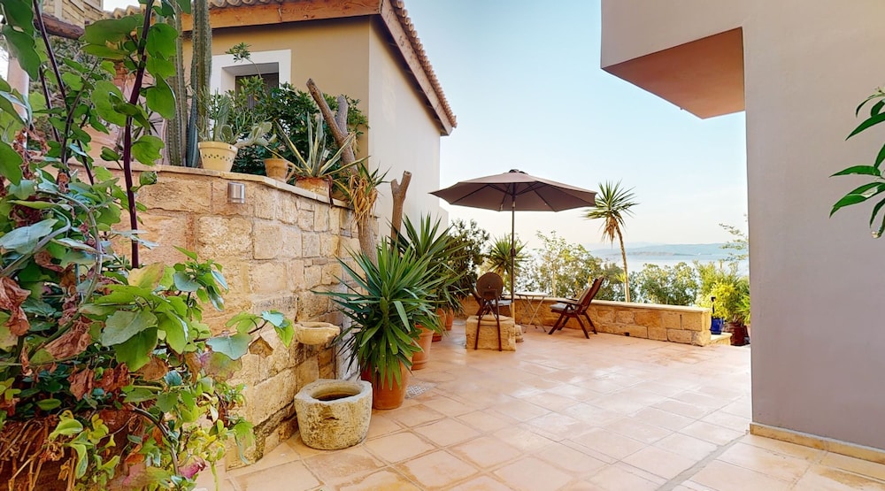 Vrachokipos in Aegina, Greece