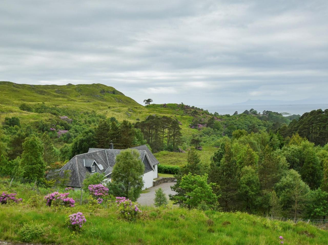 5 Bed in Lochailort CA231 - last minute hotel in Unknown City