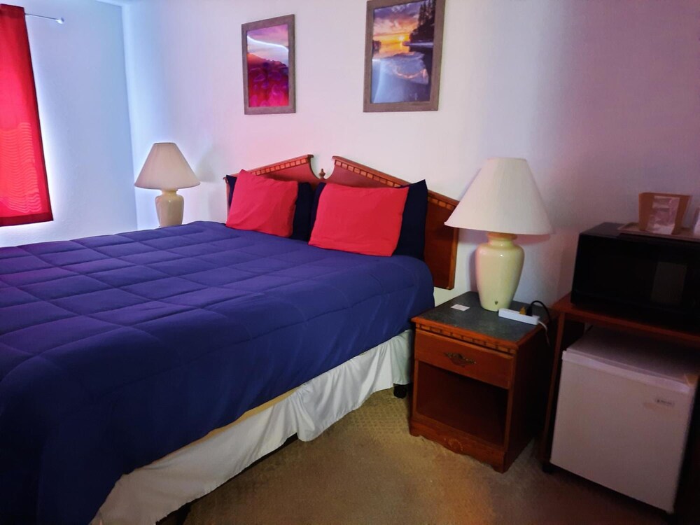 Model Towne Inn - photo 5