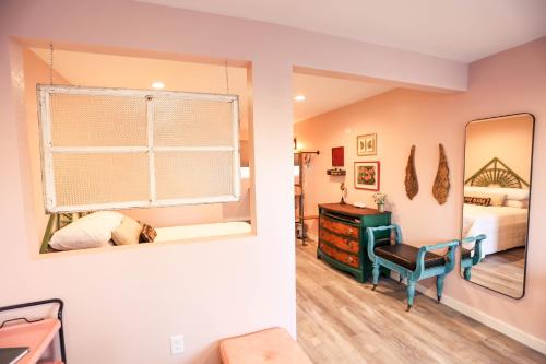 The Blue Buffalo Motel - photo 43