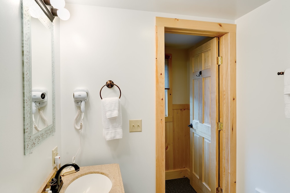 Cobble Mountain Lodge - photo 103
