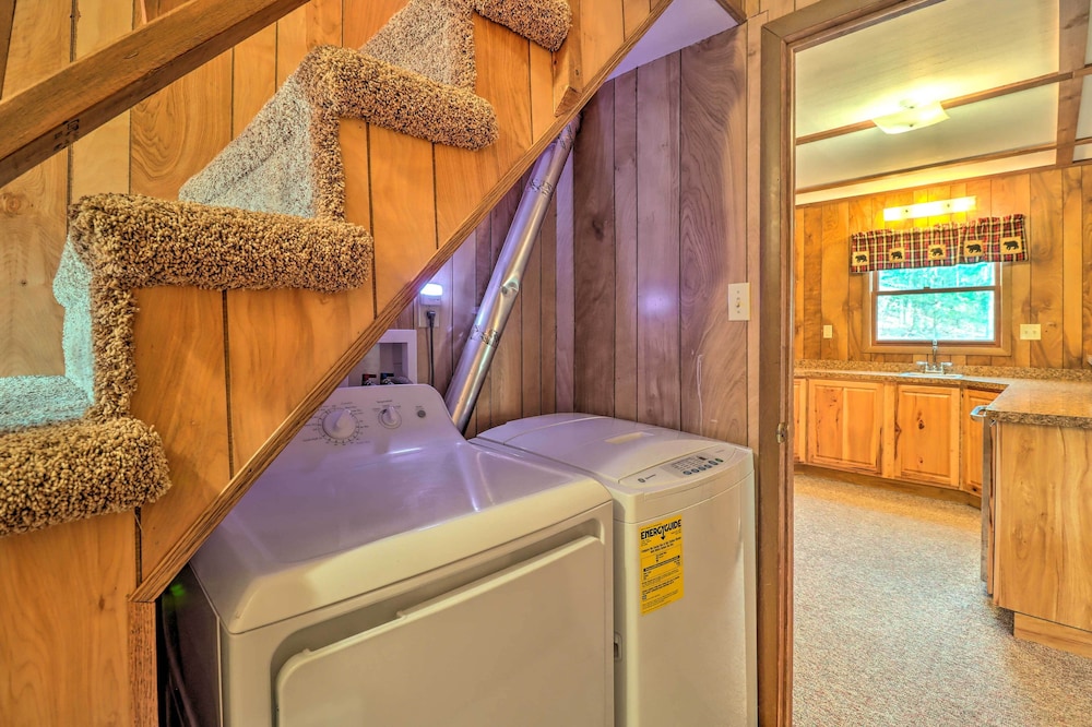 Lake Harmony Access Home with Game Room and Fire Pit — 4-Star Luxury Hotel in Crystal Lake, United States