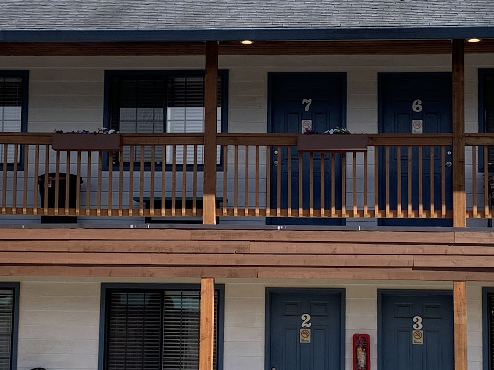 South Jetty Inn - photo 166