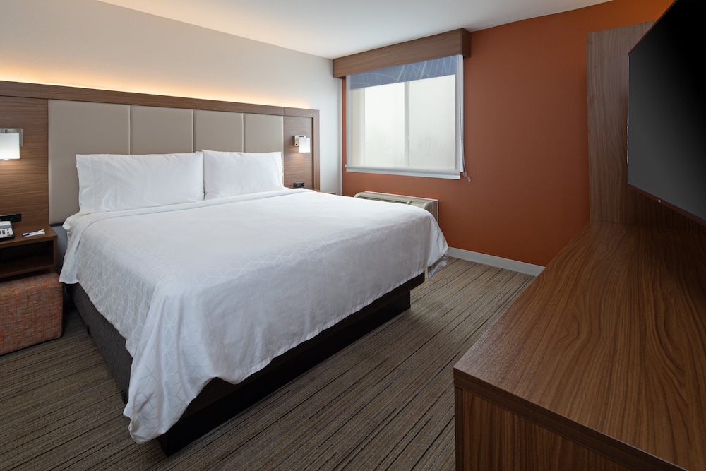 Holiday Inn Express & Suites Seattle Sea Tac Airport - photo 8