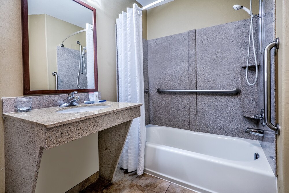 Candlewood Suites Galveston by IHG - photo 12