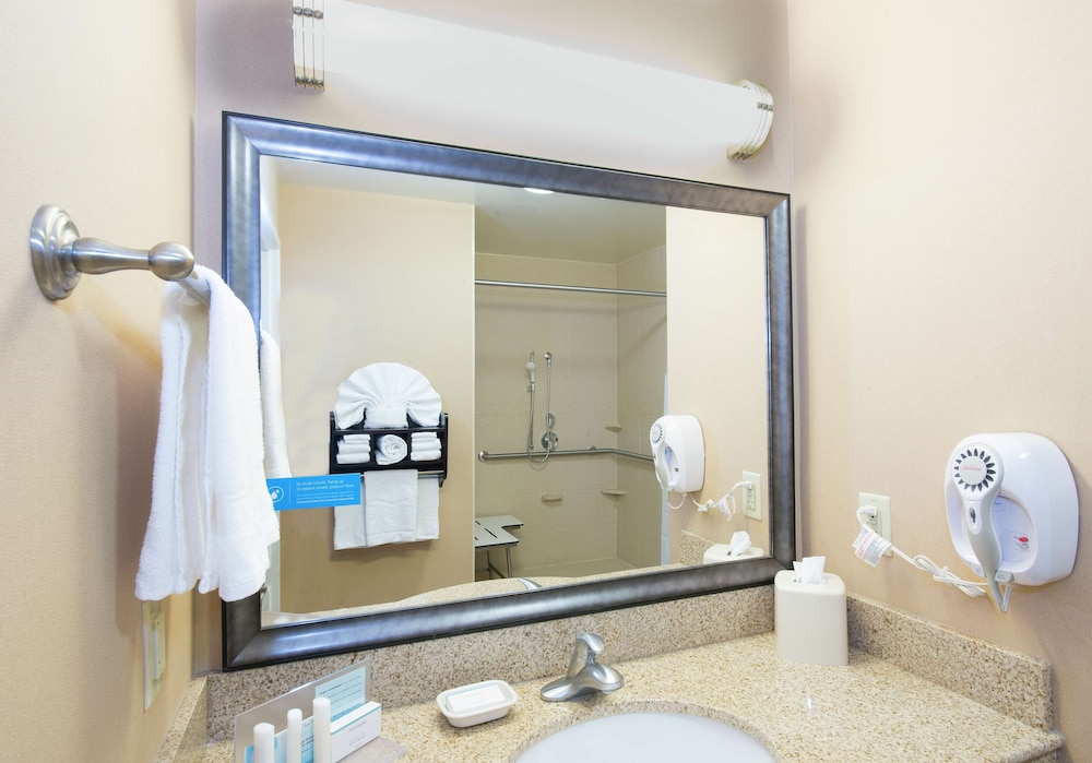 Hampton Inn Suites Scottsboro - photo 38