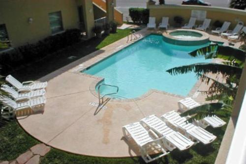 Las Verandas #204 close to Clayton's beach bar — 4-Star Luxury Hotel in South Padre Island, United States