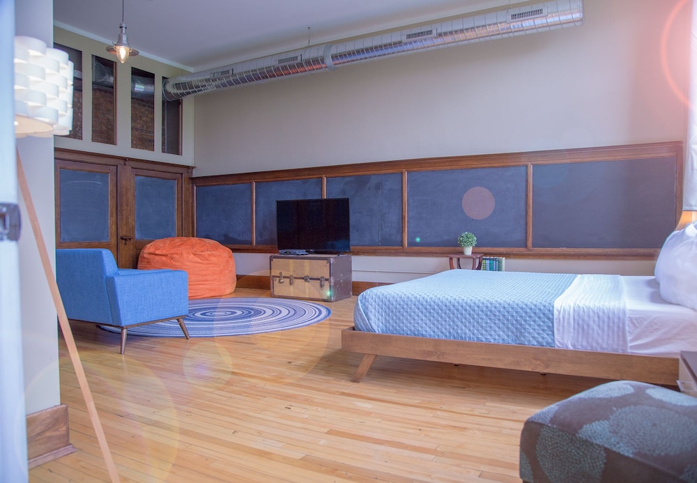 School 31 Lofts at Colors Studios - photo 69