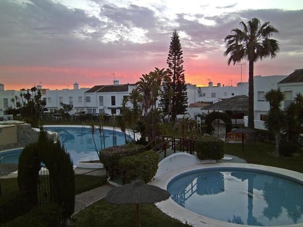 Precioso Duplex Con Piscina En Real de la Barrosa in Chiclana De La Frontera, Spain