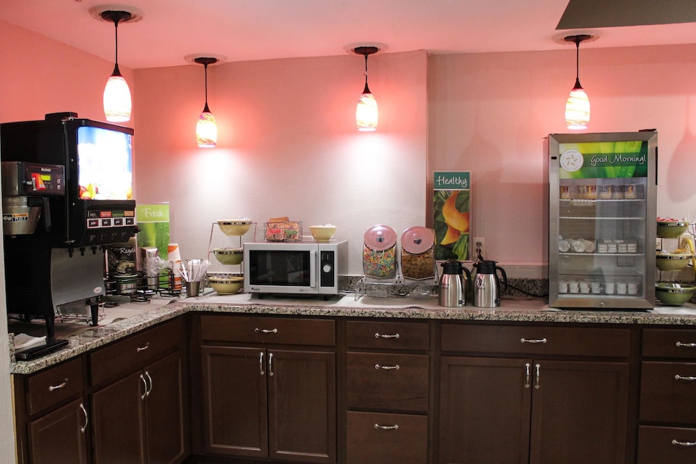 Quality Inn Clinton Knoxville North - photo 23