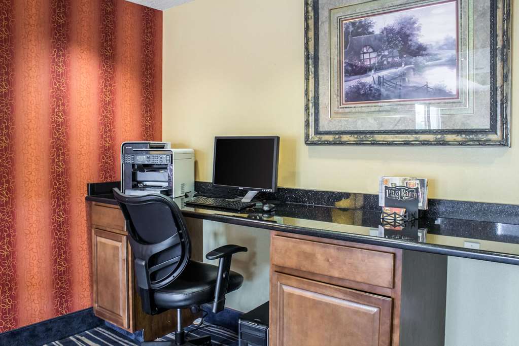Econo Lodge Ankeny Des Moines - photo 18