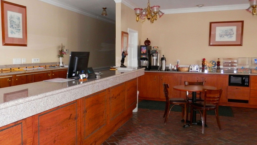 Magnuson Hotel Fowlerville - photo 2