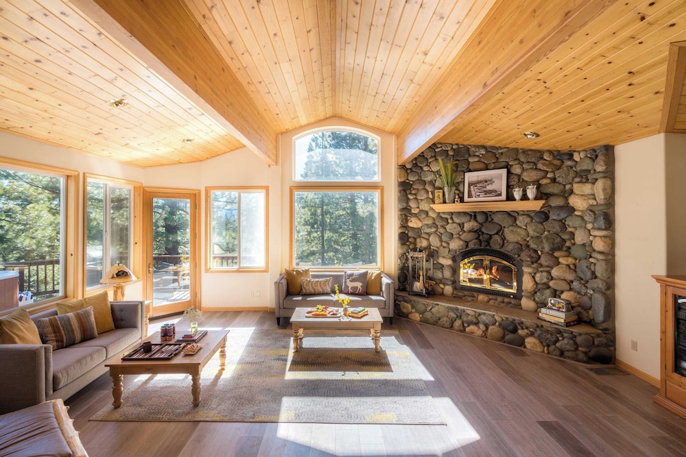 Sparrow by Avantstay Modern Mountain Retreat w Hot Tub Pool Table & Games - photo 6
