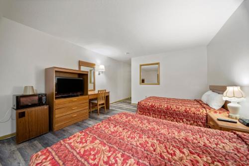 Executive Inn Cass City - photo 24