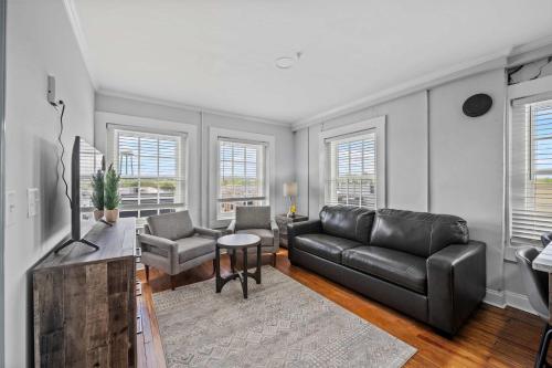 Discover Conway Trendy Downtown Loft in Conway, United States