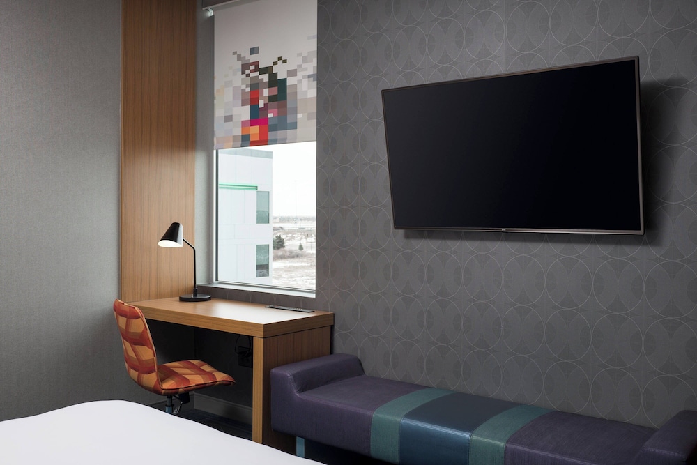 Aloft Denver Airport at Gateway Park - photo 7