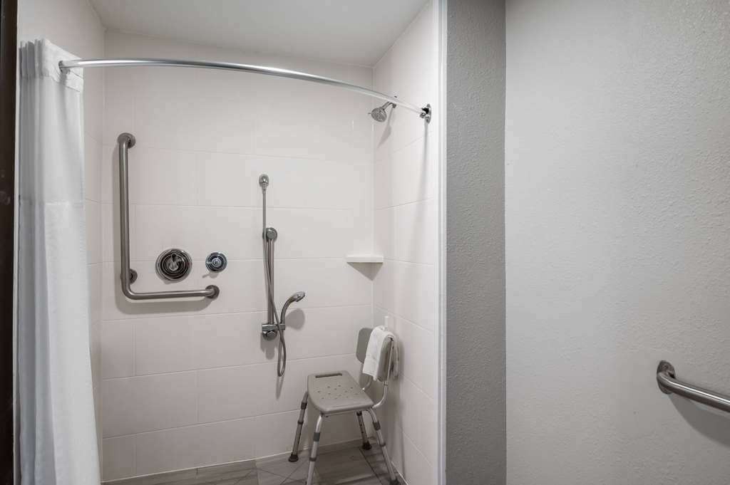 La Quinta Inn by Wyndham Indianapolis Airport Executive Dr - photo 20