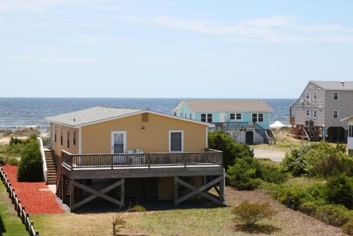 Porpoise Driven Life by Oak Island Accommodations - photo 10