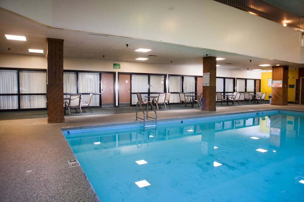 Crossroads Hotel at Huron Event Center - photo 14