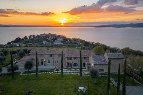 Battisole Luxury Villa by Great Stays — 4-Star Luxury Hotel in Magione, Italy